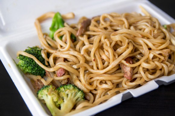 Roast-pork pan-fried noodles