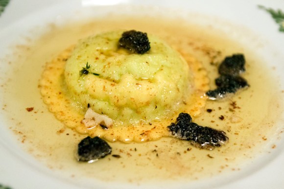 Osteria Morini's raviolo